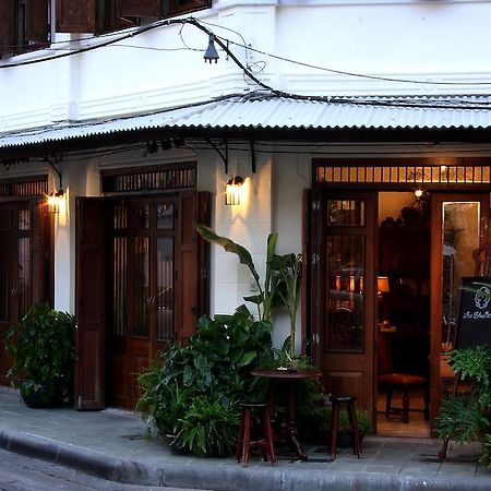 The Bhuthorn Bed & Breakfast Bangkok Bagian luar foto