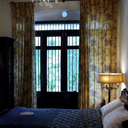 The Bhuthorn Bed & Breakfast Bangkok Bagian luar foto