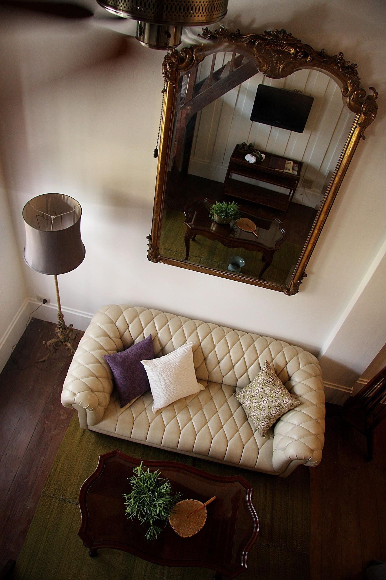 The Bhuthorn Bed & Breakfast Bangkok Bagian luar foto