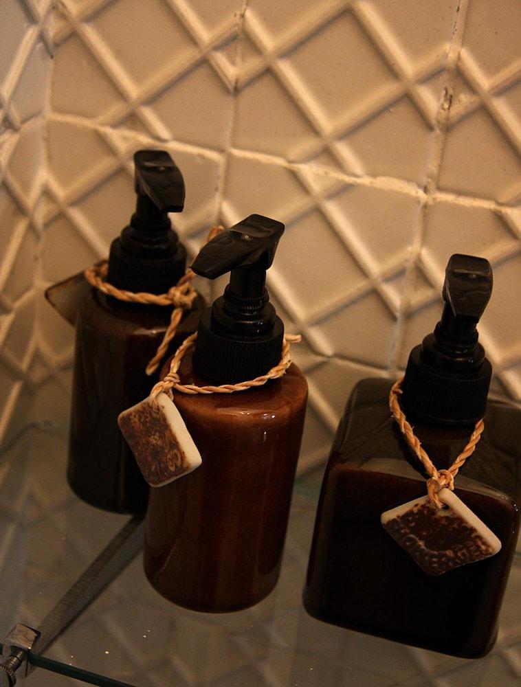 The Bhuthorn Bed & Breakfast Bangkok Bagian luar foto
