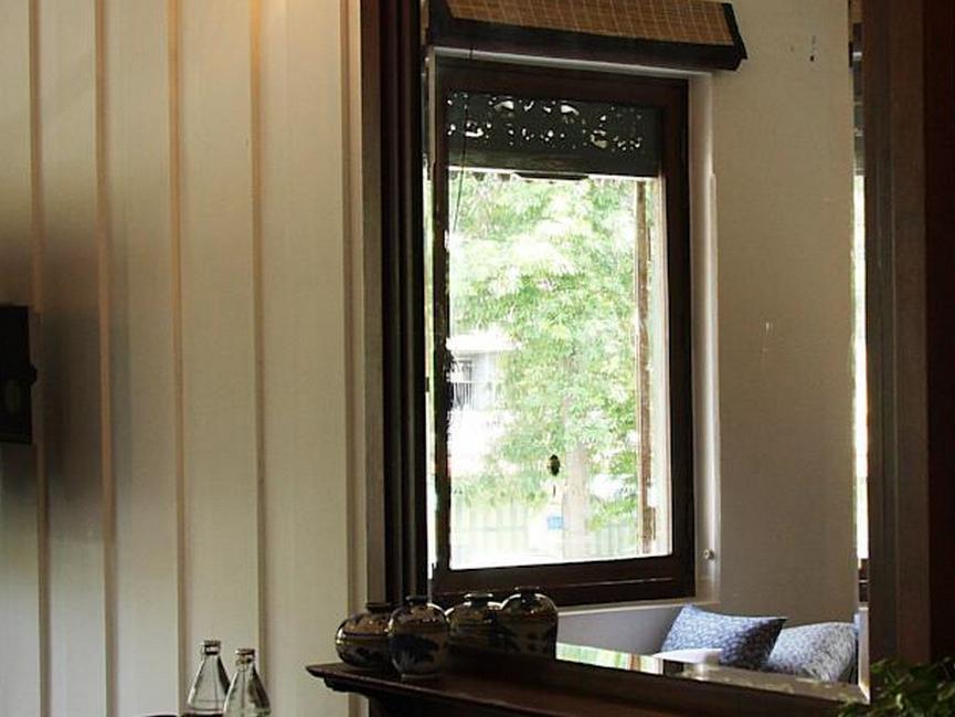 The Bhuthorn Bed & Breakfast Bangkok Bagian luar foto